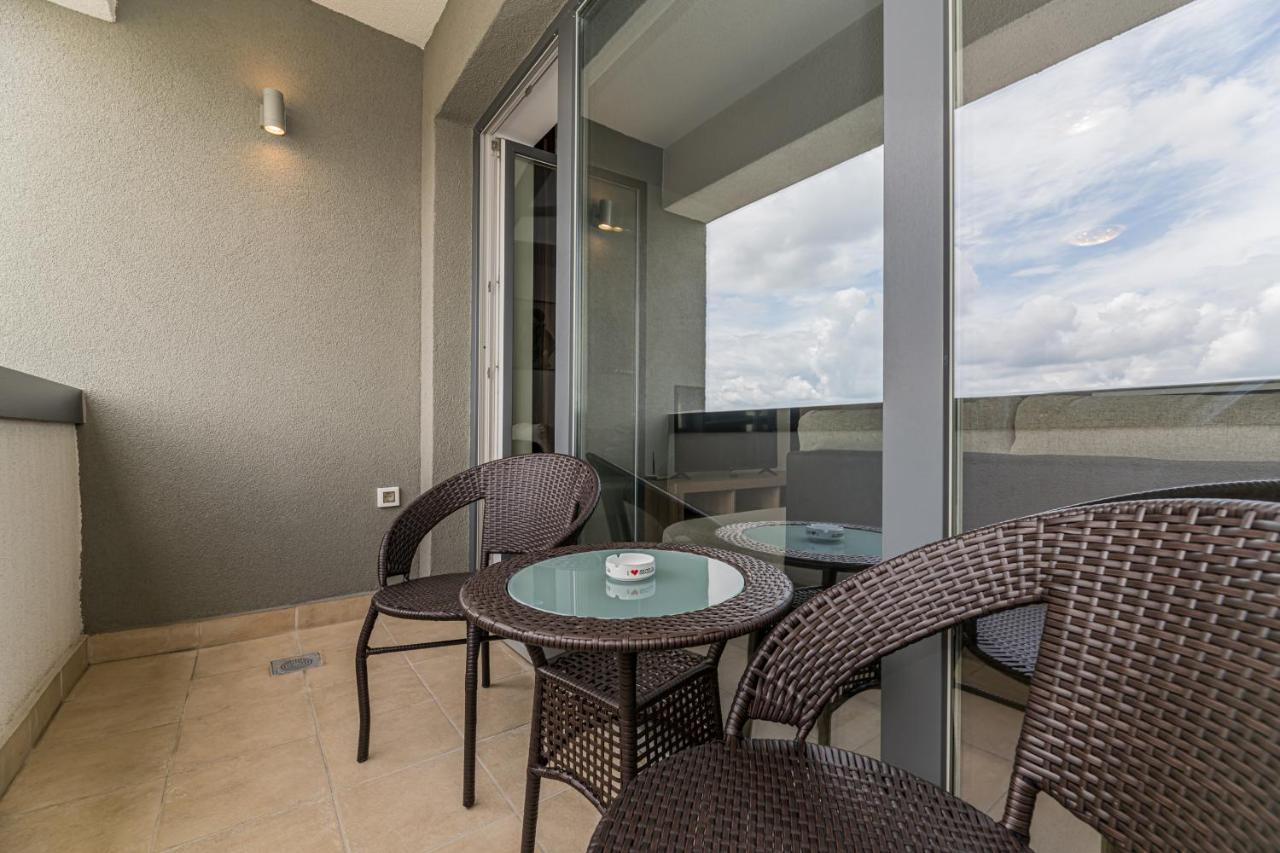 Coresi Modern Apartment Braşov Exterior foto
